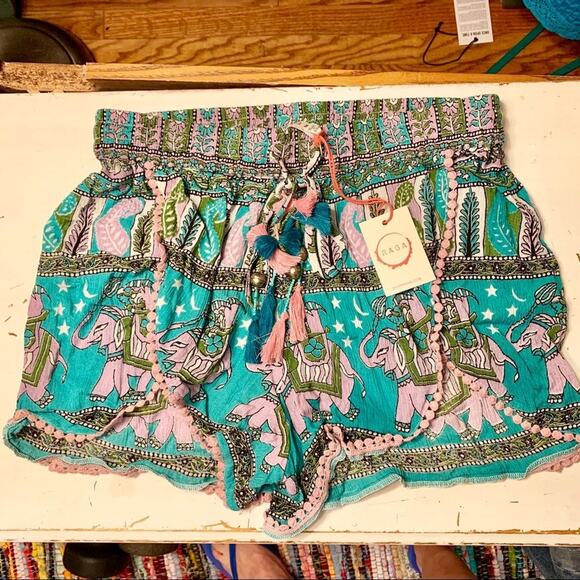 NWT RAGA “FAR LANDS” ELEPHANT PRINT BOHO FESTIVAL SHORTS TURQUOISE/PINK S - Picture 1 of 5